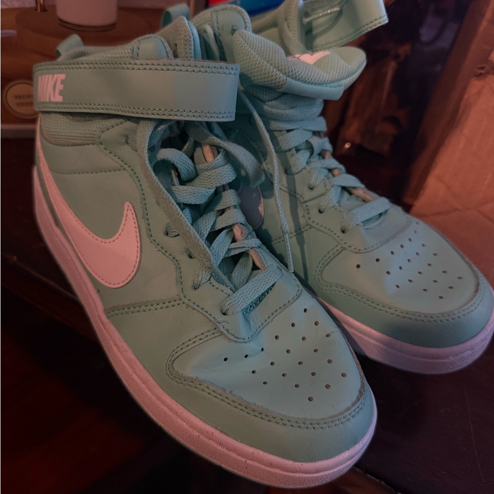 Nike Kids Sneakers in Mint and White